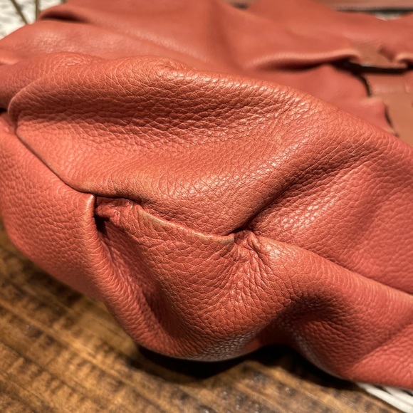 Salvatore Ferragamo Salmon Leather Ruched Hobo Bag [GG-21B247] - Picture 10 of 16